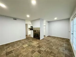 Photo #5: 21263097 Listing