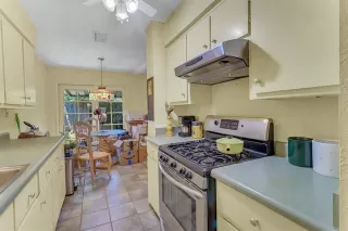 Photo #3: 21263739 Listing