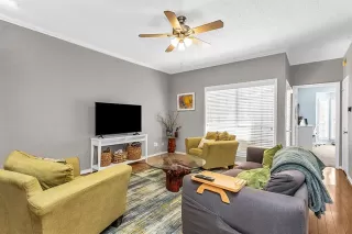 Photo #4: 21263997 Listing