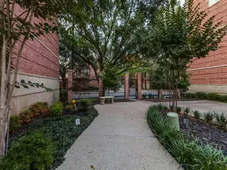 Photo #4: 21264001 Listing 