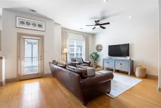 Photo #6: 21264223 Listing 
