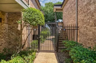 Photo #2: 21264585 Listing