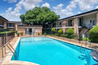 Photo #4: 21264585 Listing
