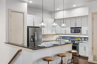 Photo #2: 21264677 Listing