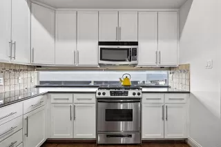 Photo #4: 21264677 Listing