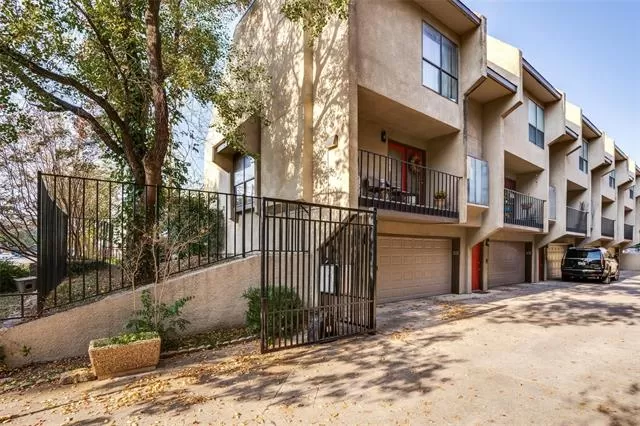 MLS: 21265066 Condo For Sale