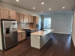 Photo #4: 21265401 Listing 