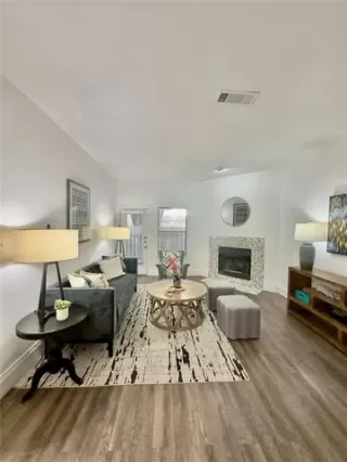 Photo #2: 21265416 Listing 