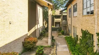 Photo #3: 21265892 Listing