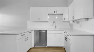 Photo #6: 21265892 Listing