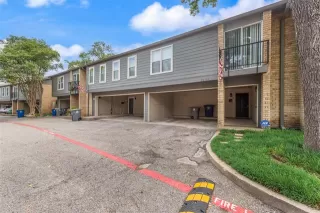 More Details about MLS # 21266658 : 7492 E NORTHWEST HIGHWAY #143