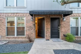 Photo #4: 21266720 Listing