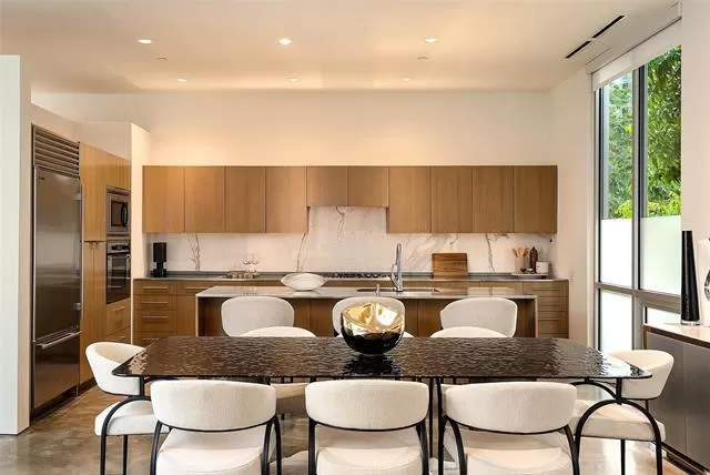 MLS: 21267002 Condo For Sale