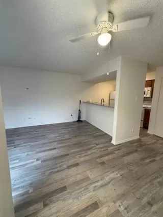 Photo #4: 21267059 Listing