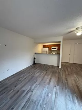Photo #5: 21267059 Listing