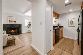 Photo #4: 21267264 Listing
