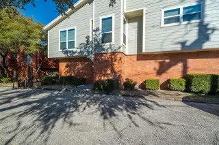 Photo #3: 21267727 Listing