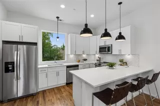 Photo #2: 21267740 Listing