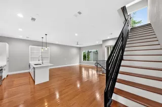 Photo #6: 21268375 Listing 
