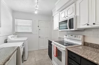 Photo #4: 21268432 Listing