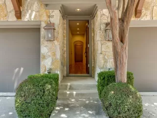 Photo #2: 21268694 Listing