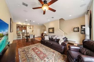 Photo #4: 21268916 Listing