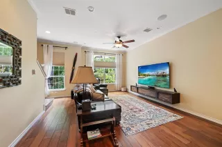 Photo #6: 21268916 Listing