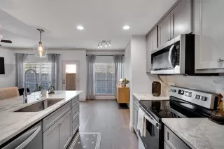 Photo #4: 21269386 Listing