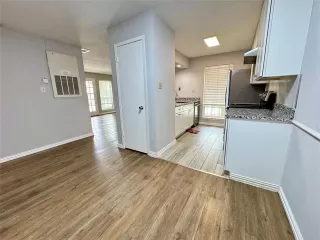 Photo #4: 21269749 Listing