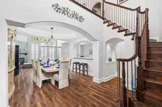 Photo #5: 21270262 Listing