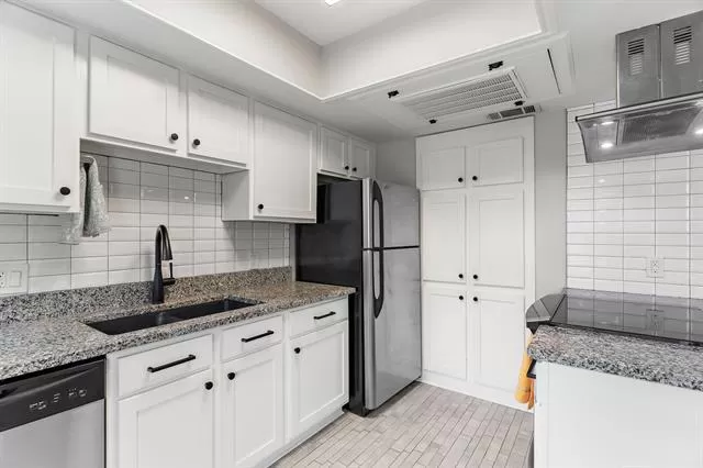 MLS: 21270419 Condo For Sale