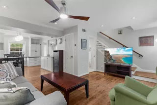 Photo #2: 21270419 Listing