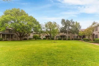 Photo #5: 21270419 Listing