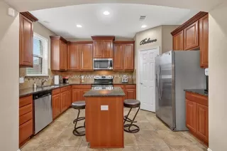 Photo #5: 21270423 Listing