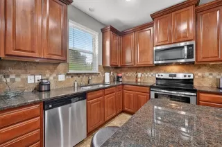 Photo #6: 21270423 Listing