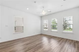 Photo #6: 21270774 Listing