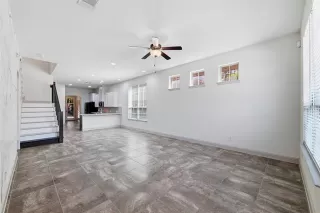 Photo #4: 21270988 Listing