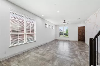 Photo #5: 21270988 Listing