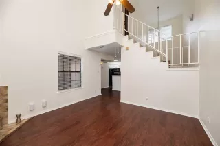 Photo #4: 21271212 Listing