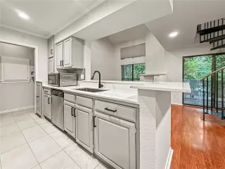 Photo #2: 21271256 Listing