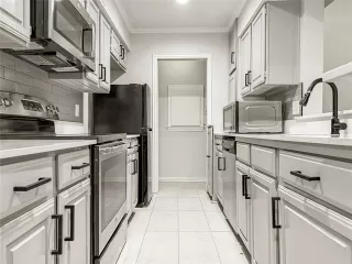 Photo #3: 21271256 Listing