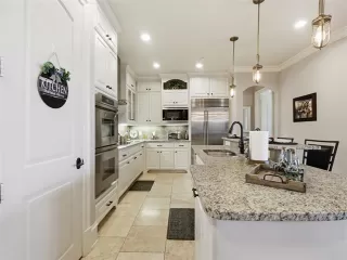 Photo #4: 21271440 Listing
