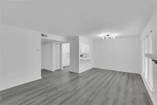 Photo #5: 21271452 Listing
