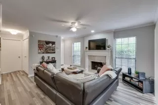 Photo #3: 21271550 Listing