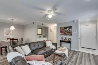 Photo #5: 21271550 Listing