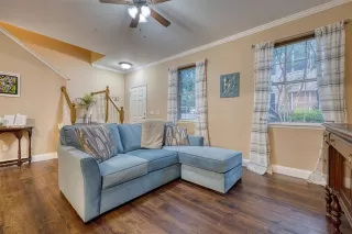 Photo #6: 21272048 Listing