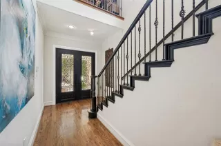 Photo #5: 21272478 Listing