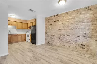 Photo #3: 21272991 Listing