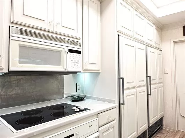 MLS: 21273249 Condo For Sale