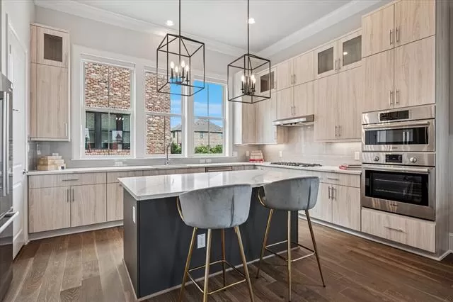 MLS: 21273326 Condo For Sale
